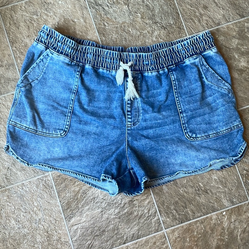Maurice’s drawstring short